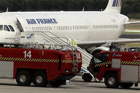 Desvían dos vuelos de EEUU con destino París por amenazas de bomba Desvían dos vuelos de EEUU con destino París por amenazas de bomba